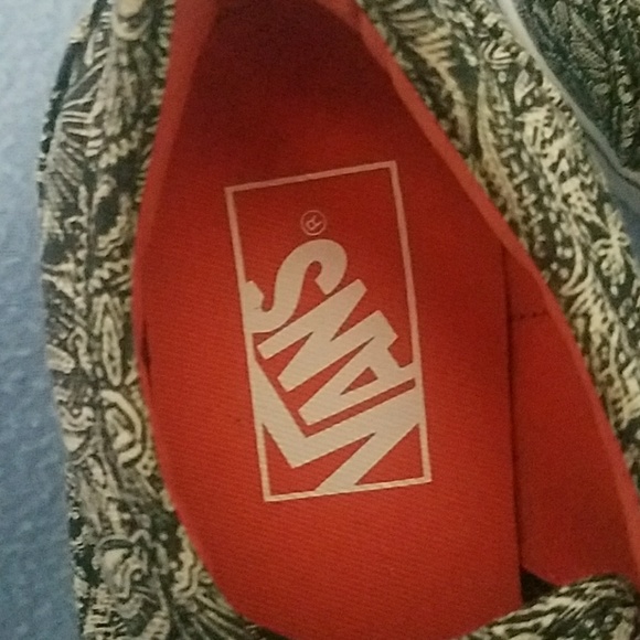 Vans - Picture 3 of 3